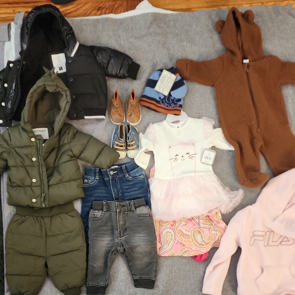 RANDOM KIDS CLOTHES BUNDLE!!